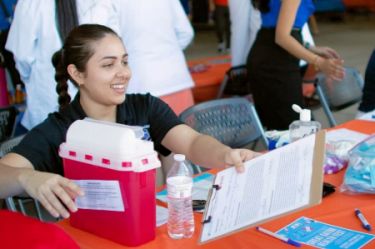 Photo of a student volunteer